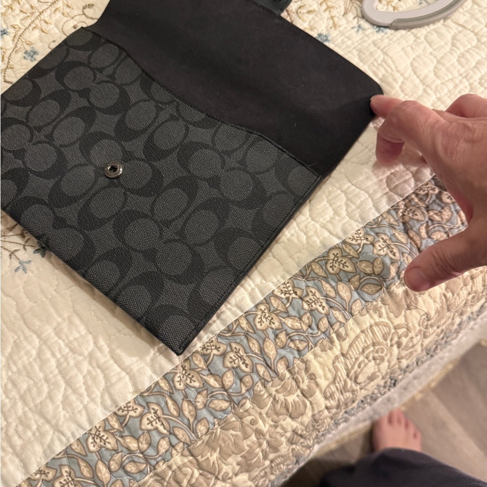 Coach tablet case - Picture 3 of 4